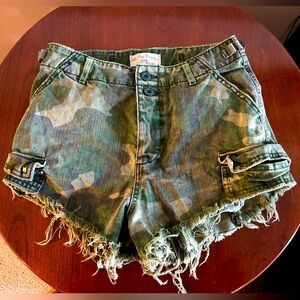 Army green distressed shorts